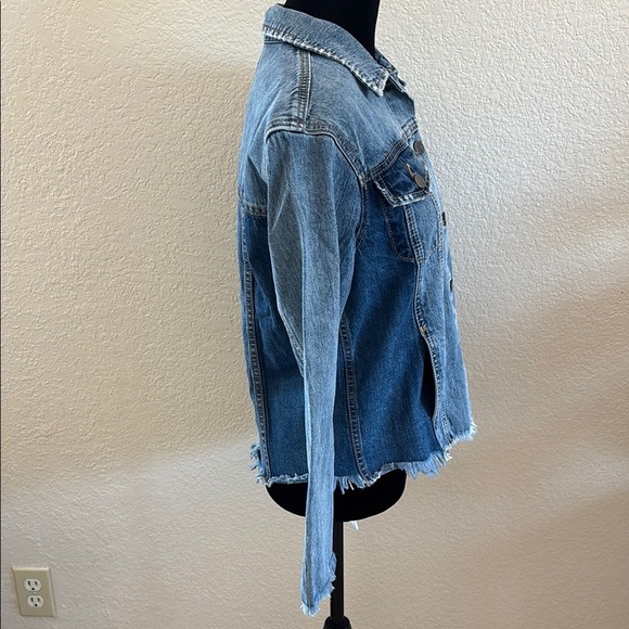 Sam Edelman The Karlie Two Toned Denim Jean Jacket With Raw Edges - Picture 6 of 11